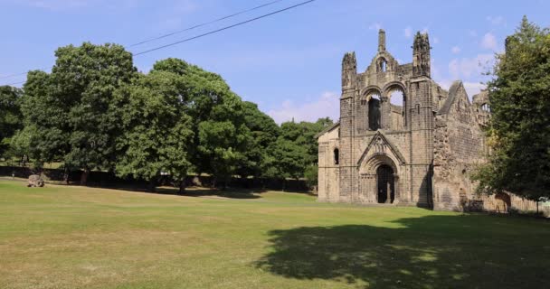 Famous Kirkstall Abbey Showing Ruined Cistercian Monastery Kirkstall North West — Stockvideo