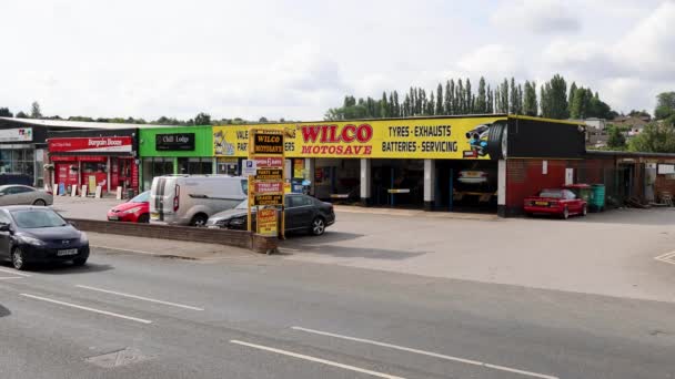 Batley Wakefield Sie 2022 Nagranie Wilco Motorsave Garaż Mieście Batley — Wideo stockowe