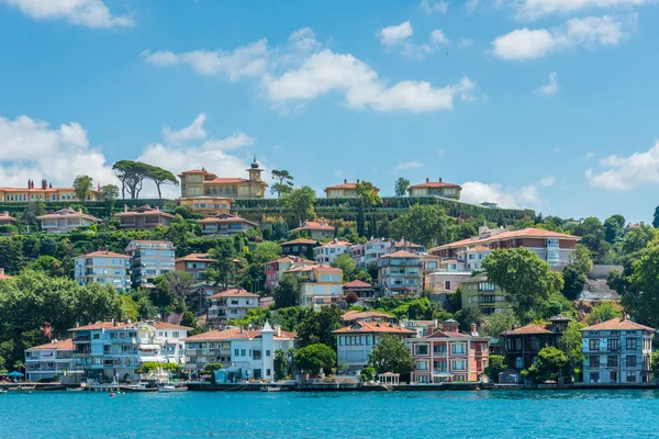 Houses on the Bosphorus — Stock Photo, Image