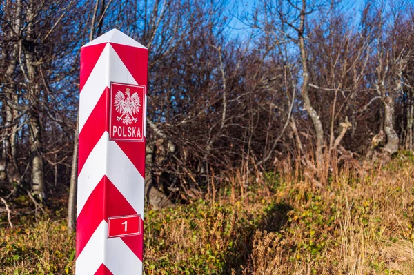 Polaco Número Uno Puesto Fronterizo Blanco Rojo Poste Hay Águila —  Fotos de Stock