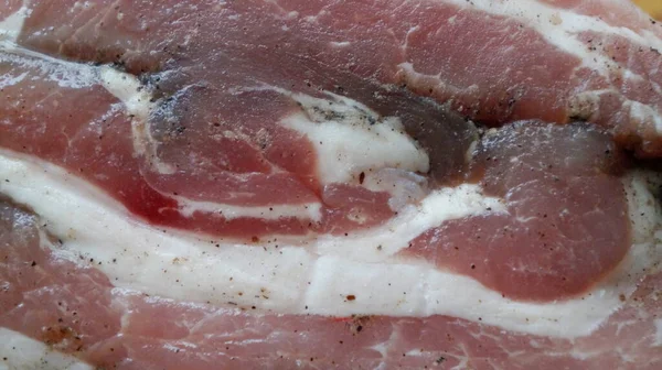 Rosto için baharatlı taze et dilimi.