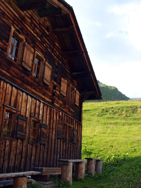 Cabana nos alpes — Fotografia de Stock