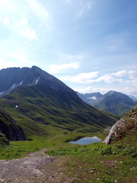 Lago nos Alpes — Fotografia de Stock