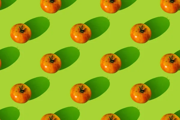 Patrón Los Tomates Anaranjados Con Sombra Sobre Fondo Verde Patrones — Foto de Stock