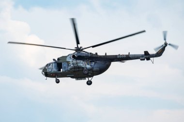 Sliac / Slovakya - 3 Ağustos 2019: Çek Hava Kuvvetleri Mil Mi-171sh 9868 nakliye helikopteri Siaf Slovak International Air Fest 2019'da sergilendi