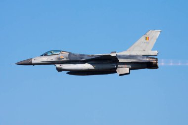 Kleine Brogel, Belçika - 12 Eylül 2012: Askeri savaş uçağı hava üssünde. Hava Kuvvetleri uçuş operasyonu. Havacılık ve uçak. Hava savunması. Askeri endüstri. Uç ve uç.