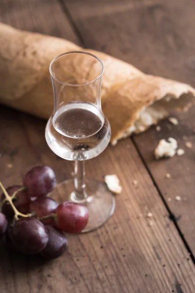 Grappa con Uva y Pan — Foto de Stock