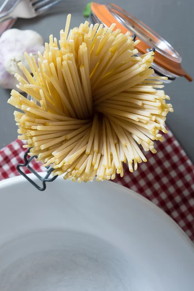 Stile di vita italiano - prepararsi per cucinare — Foto Stock