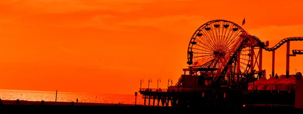 Solnedgång på malibu pier, malibu, Kalifornien Royaltyfria Stockfoton
