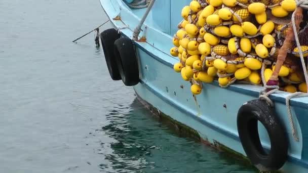 Barco de pesca — Vídeo de Stock