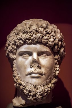 Antik Yunan mermer yüz ve vücut heykel