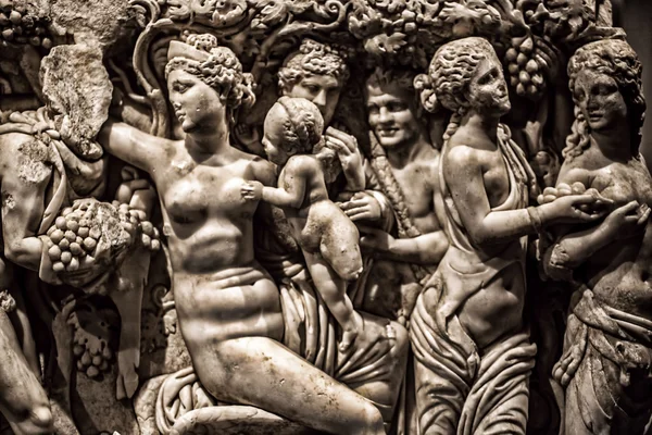 Αρχαία ελληνική μαρμάρινο άγαλμα — Φωτογραφία Αρχείου