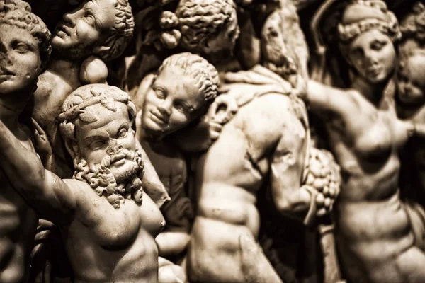 Statue du visage et du corps en marbre grec antique — Photo