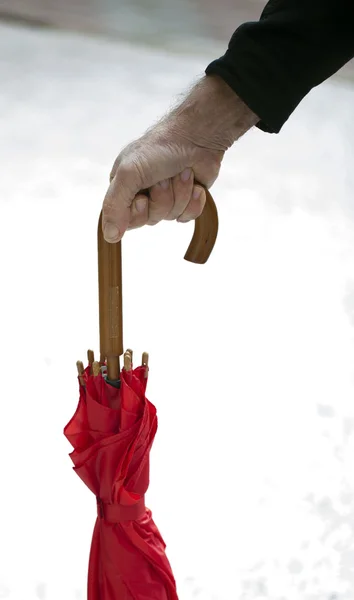 Guarda-chuva vermelho e branco — Fotografia de Stock