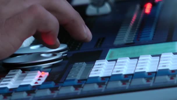 Máquina de mistura de música de DJ — Vídeo de Stock