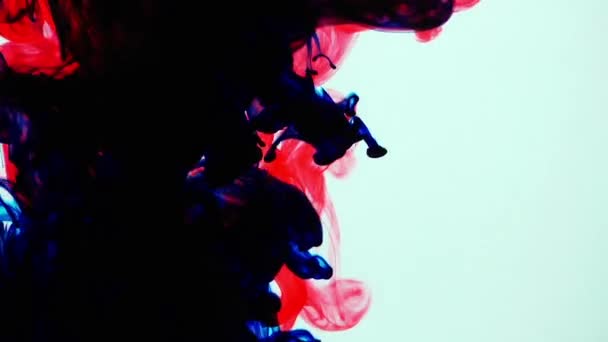 Propagation sous-marine à l'encre bleue et rouge 