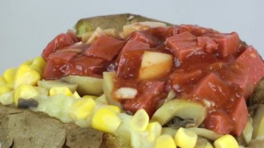 Турецька картопляний салат kumpir
