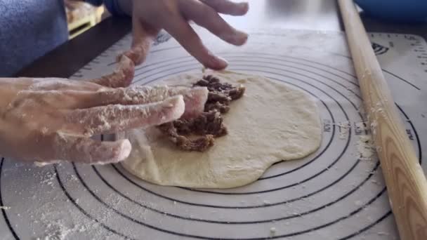 Elaboración Pastelería Con Carne Picada — Vídeos de Stock