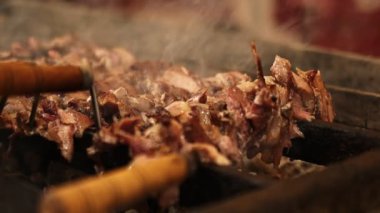 Türk Geleneksel Adı Cag Kebabı Erzurum 'dan Lezzetli Yuvarlanan Et