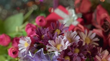 Sevgililer Günü Dekorasyon Çiçekleri ve Hediye Kutusu