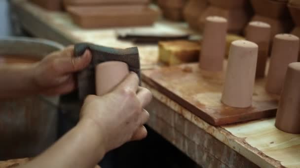 Praca Warsztatach Sztuki Ceramicznej — Wideo stockowe