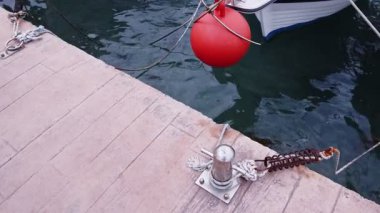 Rıhtımda Halat