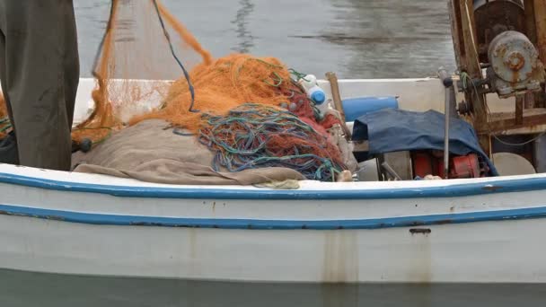 Preparando Fishnets Barco Pesca — Vídeo de Stock