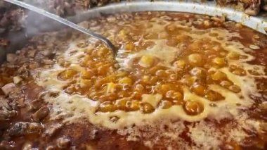 Pan 'da Geleneksel Türk Koyun Kızartılmış Et Yemeği 