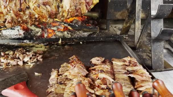 Турецька Традиційна Їжа Під Назвою Cag Kebab Doner Вогні Барбеку — стокове відео