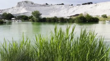 Pamukkale denilen Yeşil Göl ve Doğal Karbonat Minerali
