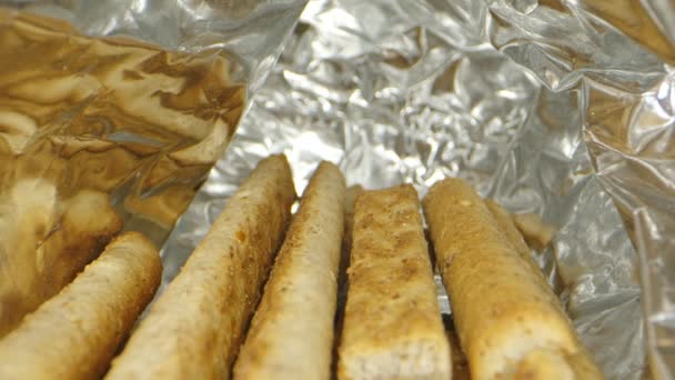 Deliciosa Comida Snack Crackers — Vídeo de stock