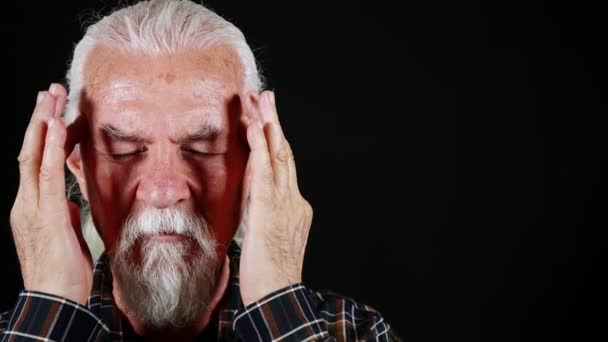 Mężczyzna Cierpiący Ból Głowy — Wideo stockowe