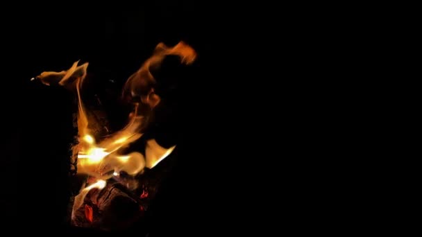 Φωτιά Στο Μπάρμπεκιου Καίει Σαν Κόλαση — Αρχείο Βίντεο