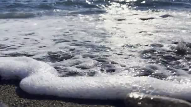Deniz Dalgaları Kayalar — Stok video