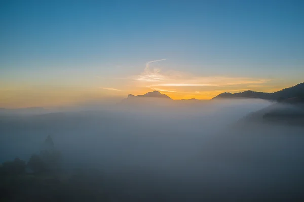 Sunrais in montagna — Foto Stock