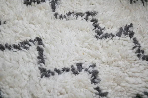 Fondo interior de marco completo de alfombra lanuda blanca con patrón de zig zag —  Fotos de Stock