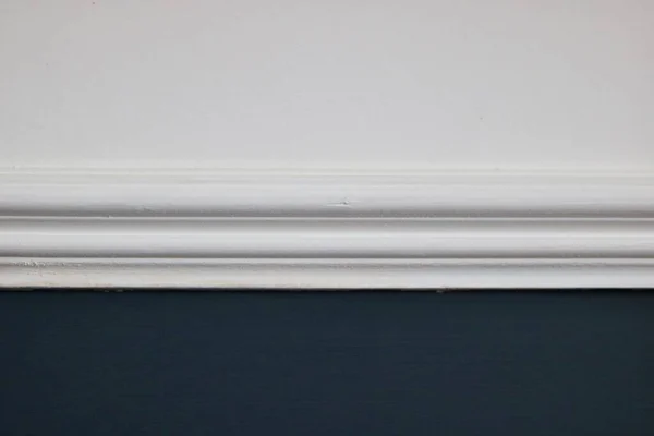 Особенность Викторианского Дизайна Рельсы Дадо Окрашенные Белый Темный Цвет Стене — стоковое фото
