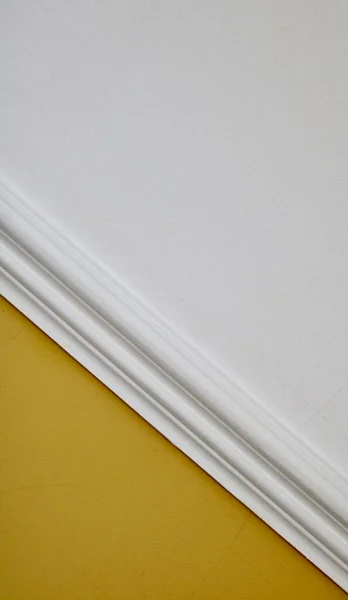 Imagen Interior Riel Diagonal Dado Blanco Con Amarillo Abajo Blanco —  Fotos de Stock