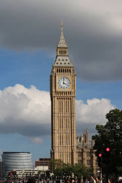 Września 2022 Londyn Wielka Brytania Big Ben Dołu Szarym Niebieskim — Zdjęcie stockowe