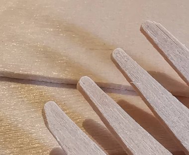 Fotokopi alanı olan tek kullanımlık, çevre dostu ahşap çatalı kapatın. Yüksek kalite fotoğraf