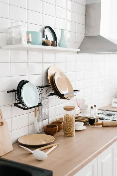 Los Utensilios Cocina Están Armario Interior Habitación Estilo Escandinavo — Foto de Stock