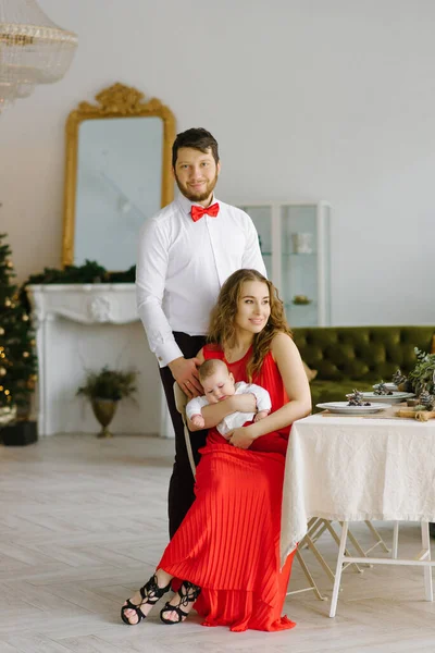 Stylish Parents Baby Christmas Living Room Mom Sits Table Holds — Stock Photo, Image