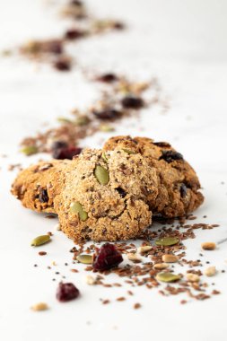 Tohum ve Hindistan cevizi unu kullanarak ev yapımı ketojenik kurabiyeler..