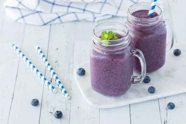 Jars Creamy Healthy Blueberry Smoothies Ready Drinking — ストック写真