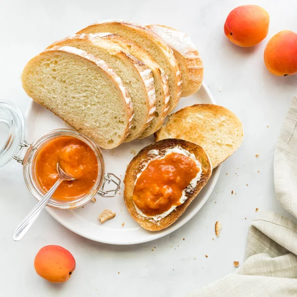 View Platter Toast Fresh Homemade Apricot Spread Slices Fresh Bread — Foto de Stock