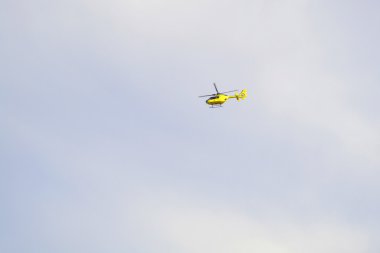 Sarı helikopter
