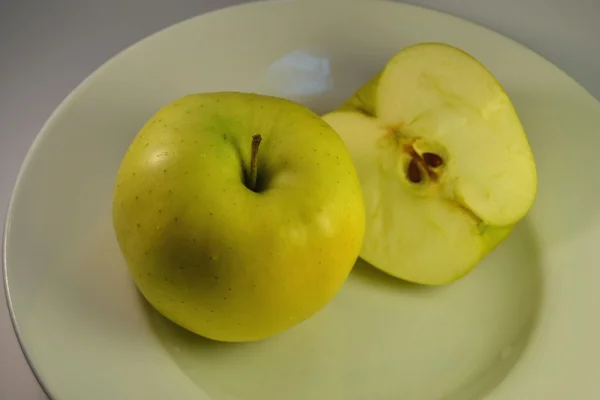 Äpple — Stockfoto