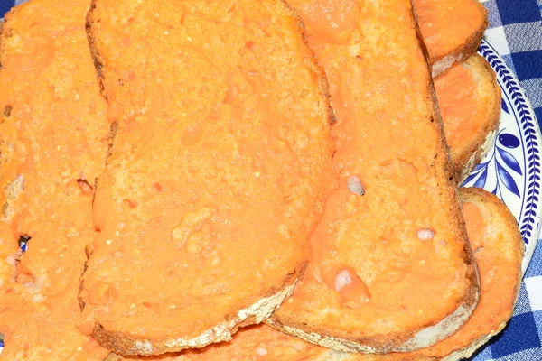 Whit domates ekmek — Stok fotoğraf