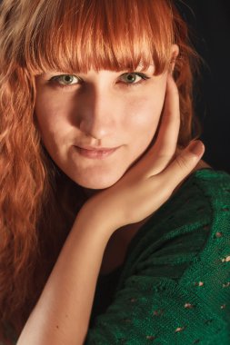 kızıl saçlı kız