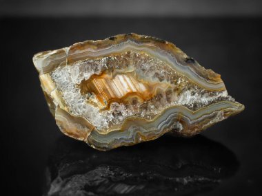 Koleksiyonluk mineral agat. Kalpazanlığın çeşitli çeşitleri. Rusya 'da üretildi, Chukotka.